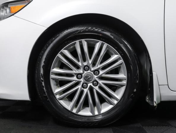 Lexus ES VI Рестайлинг с пробегом 2015 года, цена 1 750 000 рублей, 309000 км, седан, Автокод Объявления