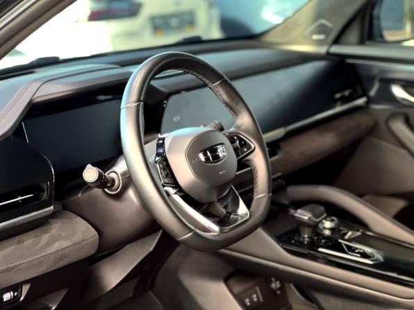 Geely Monjaro I с пробегом 2024 года, цена 3 920 000 рублей, 51500 км, внедорожник, Автокод Объявления