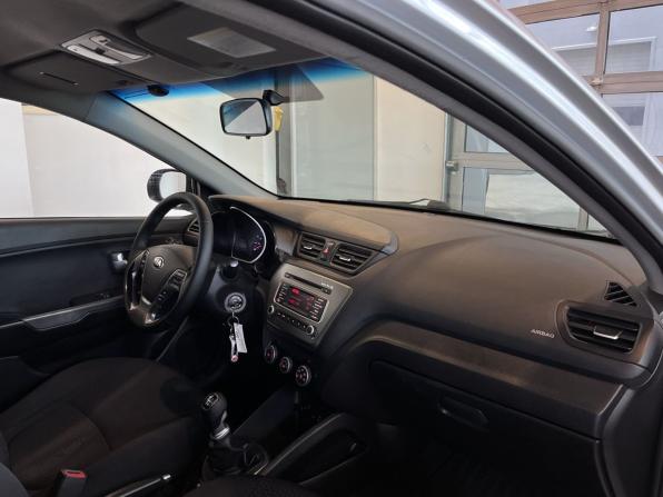 Kia Rio III Рестайлинг с пробегом 2016 года, цена 792 000 рублей, 208412 км, хэтчбек, Автокод Объявления