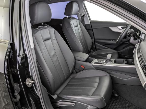 Audi A4 V (B9) Рестайлинг с пробегом 2022 года, цена 4 115 500 рублей, 23700 км, седан, Автокод Объявления