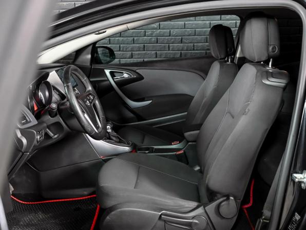 Opel Astra J Рестайлинг с пробегом 2013 года, цена 950 000 рублей, 165759 км, хэтчбек, Автокод Объявления