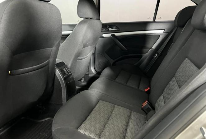 Skoda Octavia II (A5) Рестайлинг с пробегом 2013 года, цена 900 000 рублей, 208500 км, лифтбек, Автокод Объявления