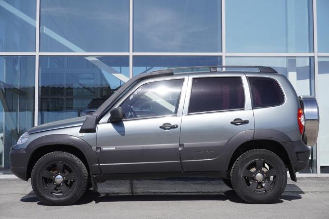 Chevrolet Niva I Рестайлинг с пробегом 2015 года, цена 695 000 рублей, 130727 км, внедорожник, Автокод Объявления