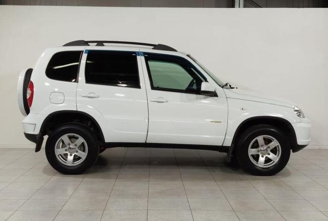 Chevrolet Niva I Рестайлинг с пробегом 2017 года, цена 800 000 рублей, 69208 км, внедорожник, Автокод Объявления
