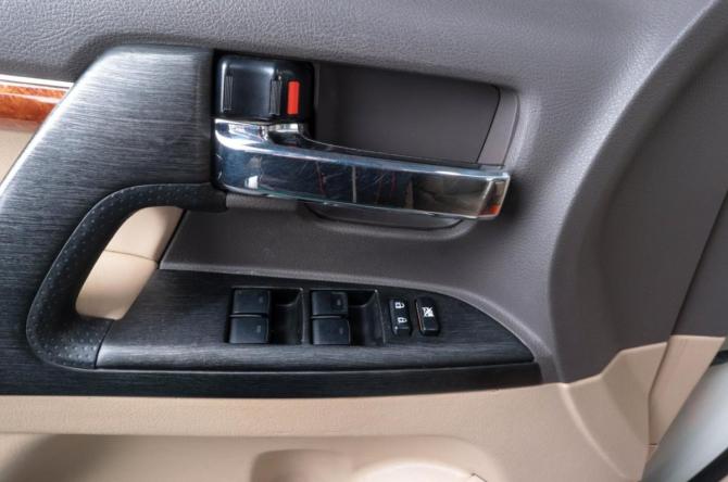 Toyota Land Cruiser 200 Series Рестайлинг 1 с пробегом 2013 года, цена 4 029 000 рублей, 199126 км, внедорожник, Автокод Объявления