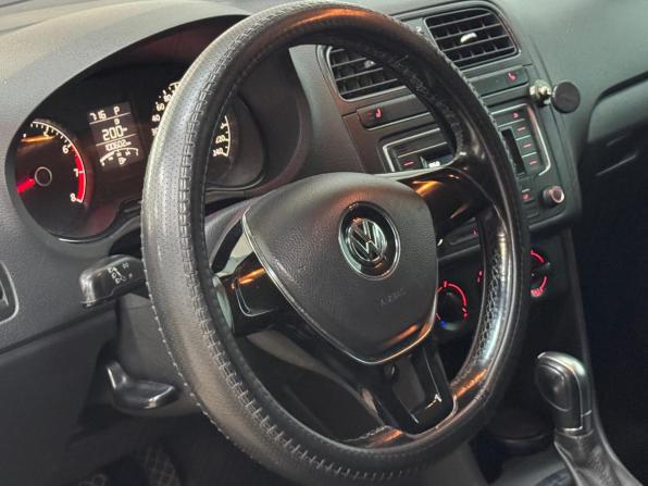 Volkswagen Polo V Рестайлинг с пробегом 2017 года, цена 1 125 000 рублей, 100599 км, седан, Автокод Объявления
