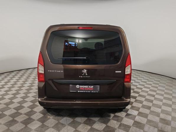 Peugeot Partner II Рестайлинг 2 с пробегом 2022 года, цена 1 449 000 рублей, 204622 км, компактвэн, Автокод Объявления