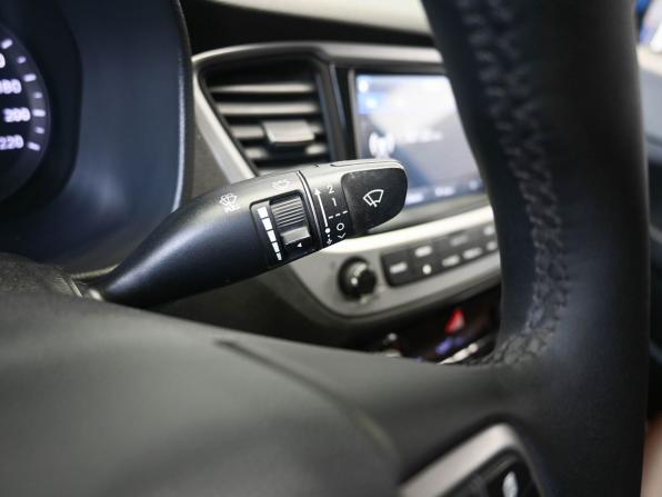 Hyundai Solaris II с пробегом 2017 года, цена 1 399 900 рублей, 124000 км, седан, Автокод Объявления