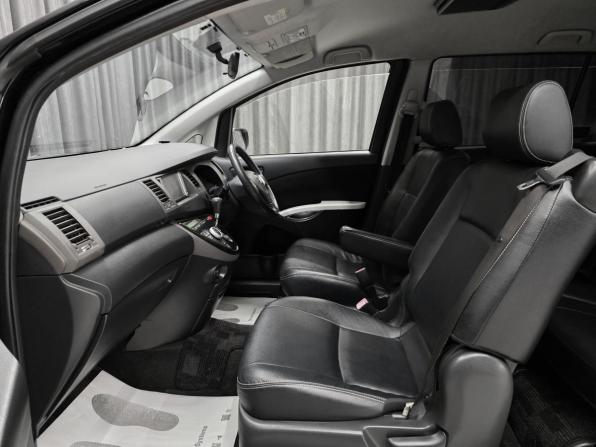 Toyota ISis I Рестайлинг с пробегом 2012 года, цена 1 270 000 рублей, 185000 км, минивэн, Автокод Объявления