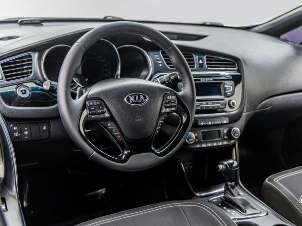 Kia Ceed II с пробегом 2015 года, цена 978 000 рублей, 177265 км, хэтчбек, Автокод Объявления