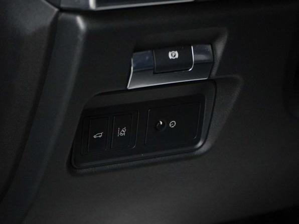 Jaguar E-Pace I с пробегом 2018 года, цена 3 499 046 рублей, 37890 км, внедорожник, Автокод Объявления