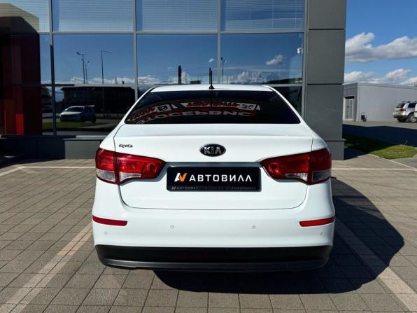 Kia Rio III Рестайлинг с пробегом 2016 года, цена 1 090 000 рублей, 201295 км, седан, Автокод Объявления