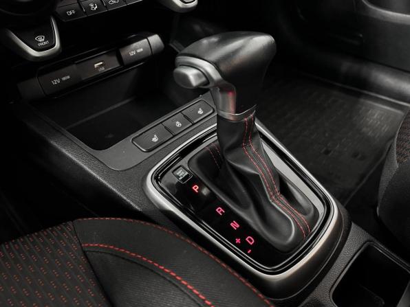 Kia Rio IV Рестайлинг с пробегом 2021 года, цена 1 774 200 рублей, 49511 км, седан, Автокод Объявления