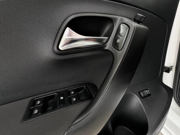 Volkswagen Polo V с пробегом 2012 года, цена 730 000 рублей, 248300 км, седан, Автокод Объявления