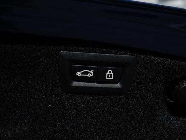 BMW 3 серии VII (G2x) с пробегом 2019 года, цена 3 580 000 рублей, 71402 км, седан, Автокод Объявления