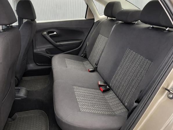 Volkswagen Polo V Рестайлинг с пробегом 2015 года, цена 937 000 рублей, 109373 км, седан, Автокод Объявления