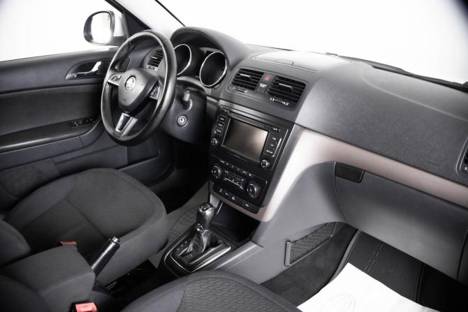 Skoda Yeti I Рестайлинг с пробегом 2014 года, цена 1 399 000 рублей, 146000 км, внедорожник, Автокод Объявления
