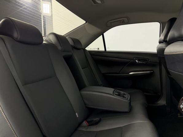 Toyota Camry VII (XV50) Рестайлинг с пробегом 2015 года, цена 1 900 000 рублей, 182000 км, седан, Автокод Объявления