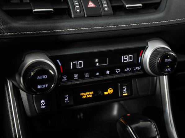 Toyota RAV4 V (XA50) с пробегом 2020 года, цена 3 199 000 рублей, 69208 км, внедорожник, Автокод Объявления