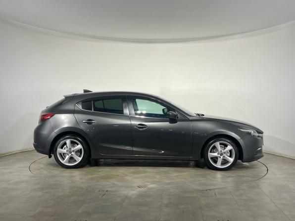 Mazda Axela III Рестайлинг с пробегом 2017 года, цена 1 400 000 рублей, 84949 км, хэтчбек, Автокод Объявления