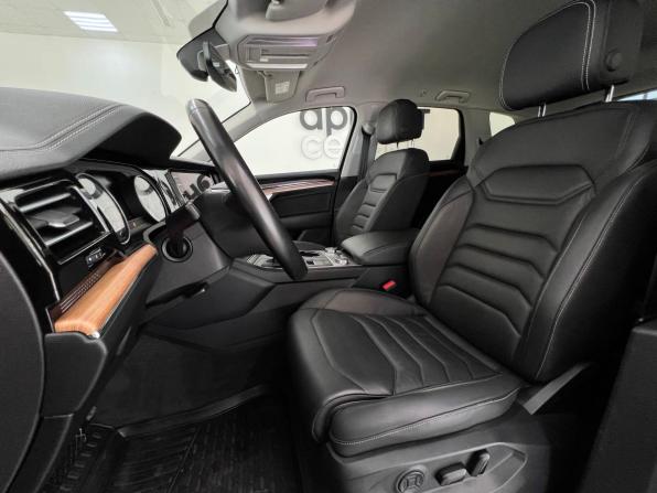 Volkswagen Touareg III с пробегом 2018 года, цена 3 565 000 рублей, 216880 км, внедорожник, Автокод Объявления