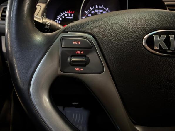 Kia Rio III Рестайлинг с пробегом 2015 года, цена 849 000 рублей, 140000 км, седан, Автокод Объявления