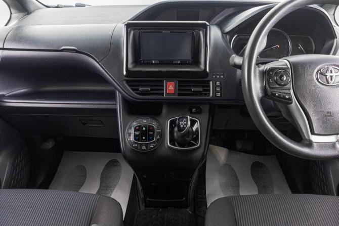 Toyota Noah III (R80) с пробегом 2015 года, цена 1 899 000 рублей, 126000 км, минивэн, Автокод Объявления