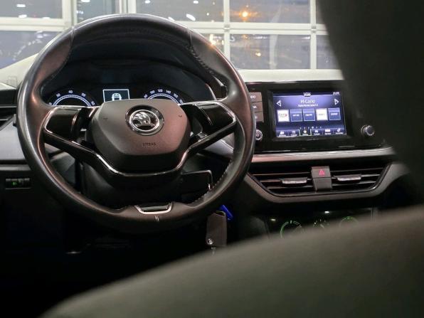 Skoda Rapid II с пробегом 2021 года, цена 1 250 000 рублей, 90988 км, лифтбек, Автокод Объявления