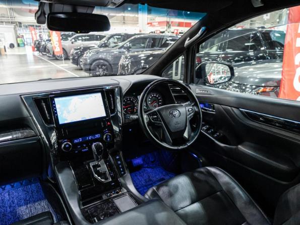 Toyota Alphard III Рестайлинг с пробегом 2018 года, цена 4 500 000 рублей, 88445 км, минивэн, Автокод Объявления