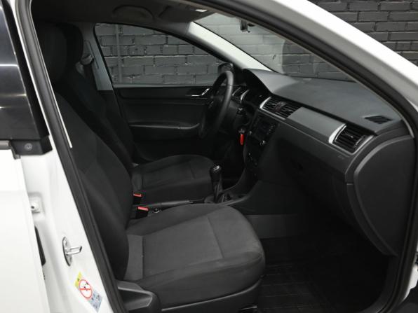 Skoda Rapid I с пробегом 2017 года, цена 1 030 000 рублей, 175496 км, лифтбек, Автокод Объявления