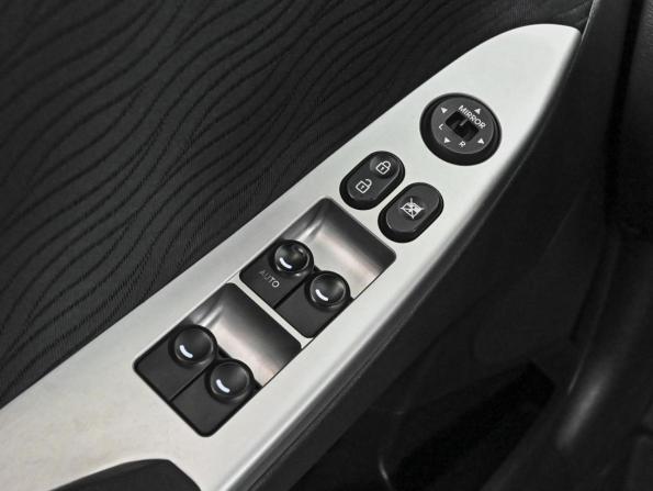 Hyundai Solaris I с пробегом 2013 года, цена 779 000 рублей, 117613 км, седан, Автокод Объявления