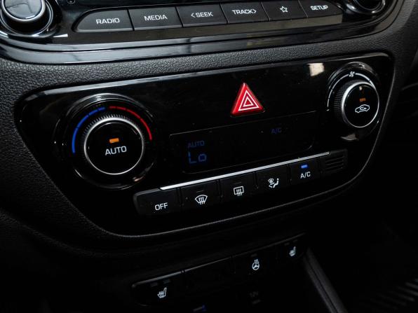 Hyundai Solaris II Рестайлинг с пробегом 2021 года, цена 1 599 000 рублей, 90000 км, седан, Автокод Объявления