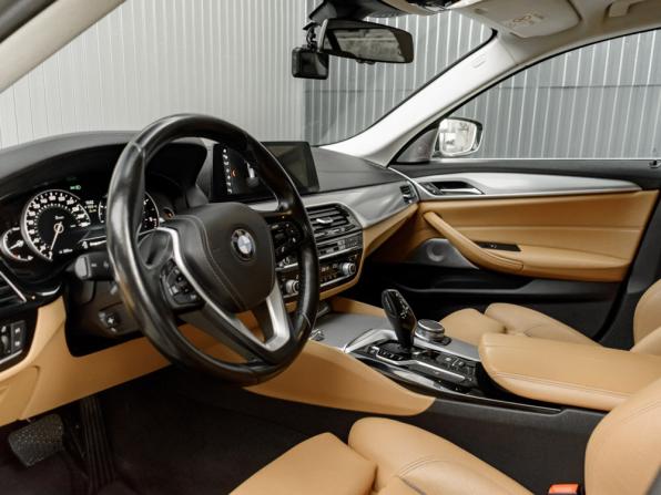 BMW 5 серии VII (G30/G31/G38) с пробегом 2018 года, цена 2 700 000 рублей, 200092 км, универсал, Автокод Объявления