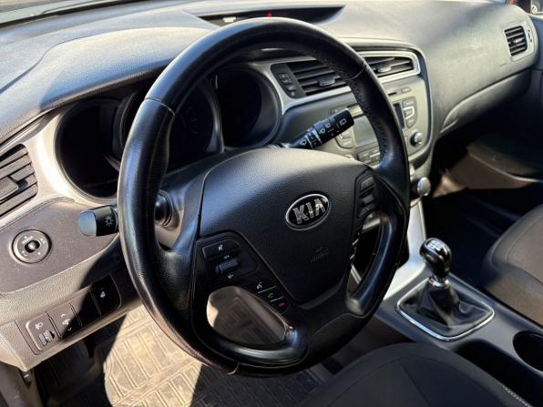 Kia Ceed II Рестайлинг с пробегом 2016 года, цена 1 099 000 рублей, 120026 км, хэтчбек, Автокод Объявления