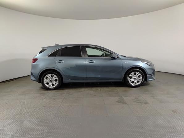 Kia Ceed III Рестайлинг с пробегом 2022 года, цена 2 180 000 рублей, 82181 км, хэтчбек, Автокод Объявления