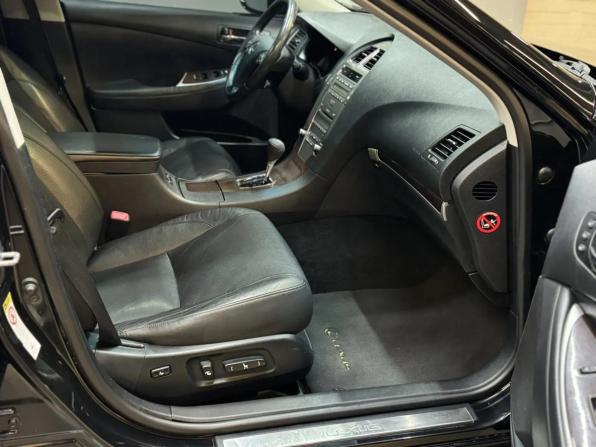 Lexus ES V Рестайлинг с пробегом 2010 года, цена 1 347 000 рублей, 288137 км, седан, Автокод Объявления
