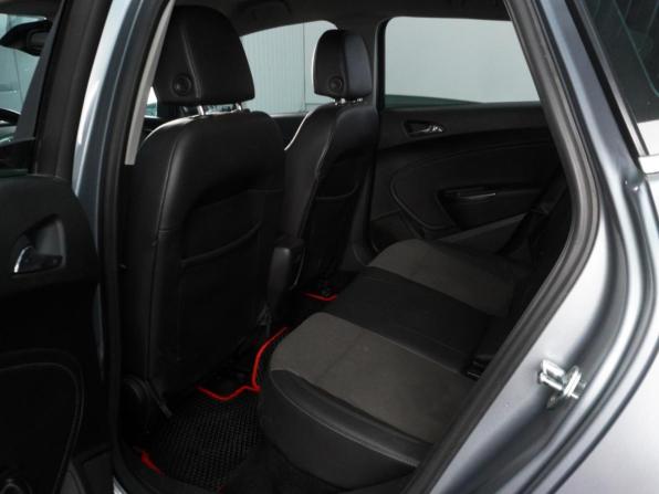 Opel Astra J с пробегом 2010 года, цена 700 000 рублей, 211752 км, хэтчбек, Автокод Объявления