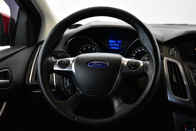 Ford Focus III с пробегом 2013 года, цена 890 000 рублей, 175154 км, универсал, Автокод Объявления