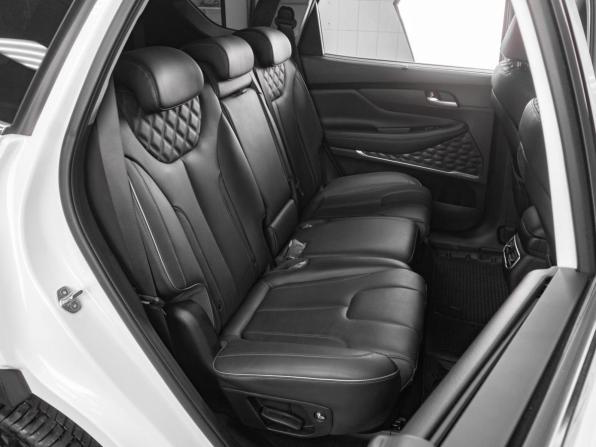 Hyundai Santa Fe IV Рестайлинг с пробегом 2023 года, цена 4 240 000 рублей, 64804 км, внедорожник, Автокод Объявления