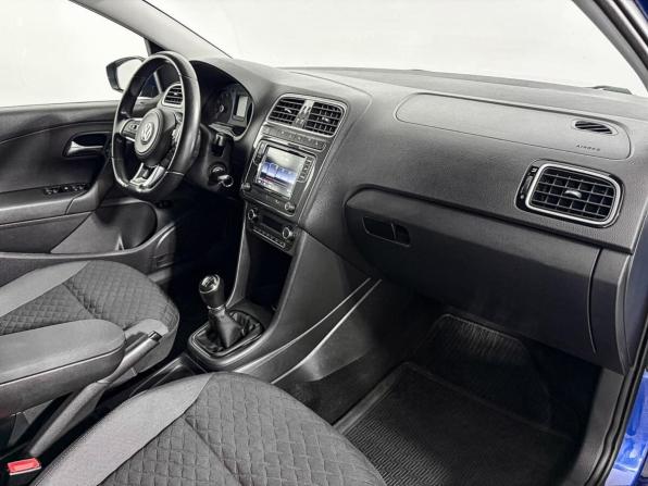 Volkswagen Polo V Рестайлинг с пробегом 2019 года, цена 1 202 000 рублей, 135412 км, седан, Автокод Объявления