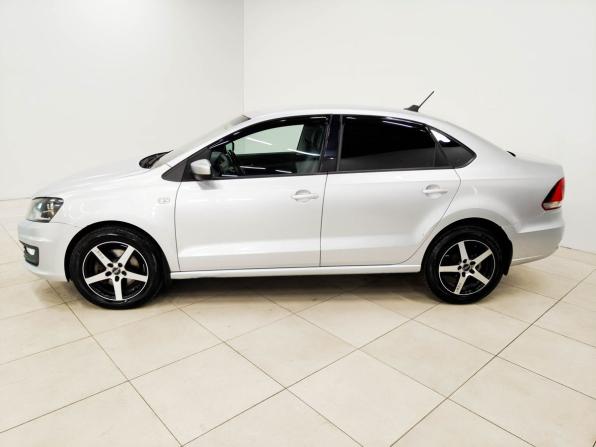 Volkswagen Polo V Рестайлинг с пробегом 2017 года, цена 890 000 рублей, 139433 км, седан, Автокод Объявления