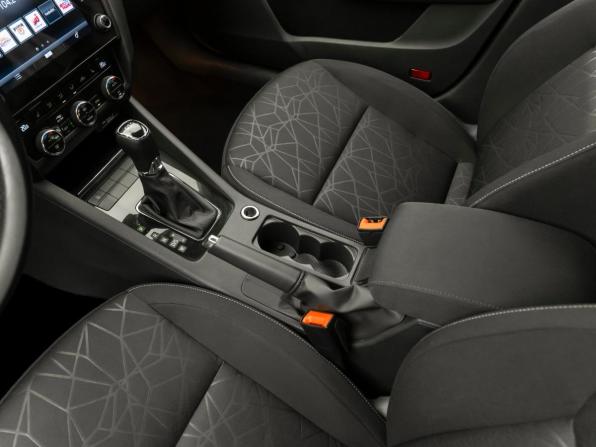 Skoda Octavia III (A7) Рестайлинг с пробегом 2019 года, цена 2 330 000 рублей, 85355 км, лифтбек, Автокод Объявления
