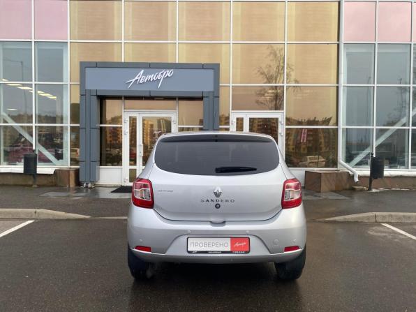Renault Sandero II с пробегом 2018 года, цена 990 000 рублей, 71563 км, хэтчбек, Автокод Объявления
