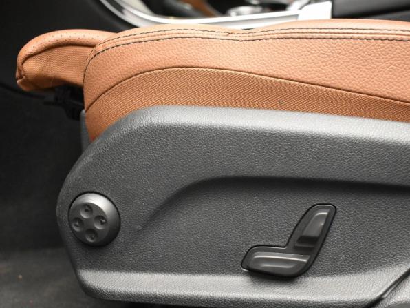 Mercedes-Benz C-Класс IV (W205) Рестайлинг с пробегом 2019 года, цена 3 499 000 рублей, 50000 км, седан, Автокод Объявления