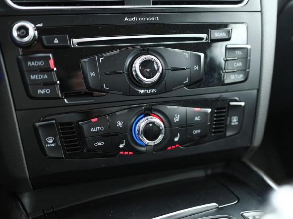 Audi Q5 I (8R) Рестайлинг с пробегом 2014 года, цена 2 099 000 рублей, 137156 км, внедорожник, Автокод Объявления