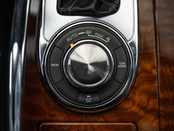 Infiniti QX80 I Рестайлинг с пробегом 2015 года, цена 3 200 000 рублей, 210000 км, внедорожник, Автокод Объявления