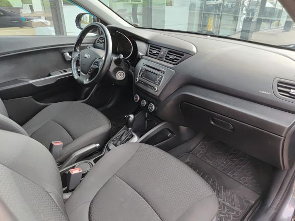 Kia Rio III Рестайлинг с пробегом 2017 года, цена 990 000 рублей, 160319 км, хэтчбек, Автокод Объявления