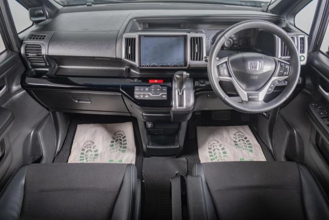 Honda Stepwgn IV Рестайлинг с пробегом 2013 года, цена 1 689 000 рублей, 171600 км, минивэн, Автокод Объявления