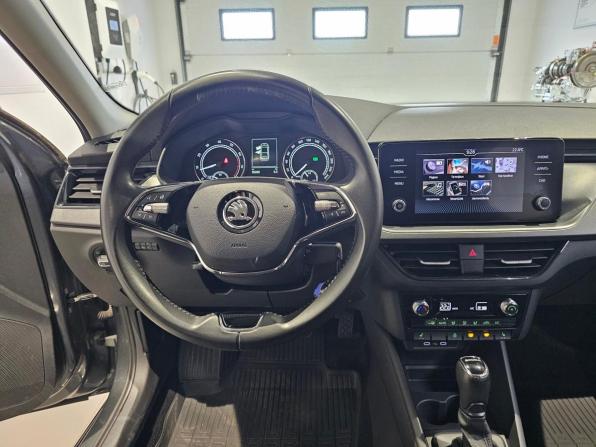 Skoda Rapid II с пробегом 2021 года, цена 1 799 000 рублей, 95265 км, лифтбек, Автокод Объявления