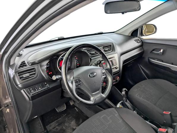 Kia Rio III Рестайлинг с пробегом 2017 года, цена 1 160 000 рублей, 135254 км, хэтчбек, Автокод Объявления